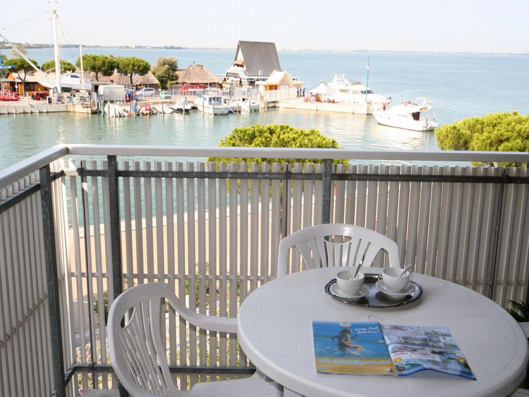 Casa Marina Appartement Lignano Sabbiadoro Buitenkant foto