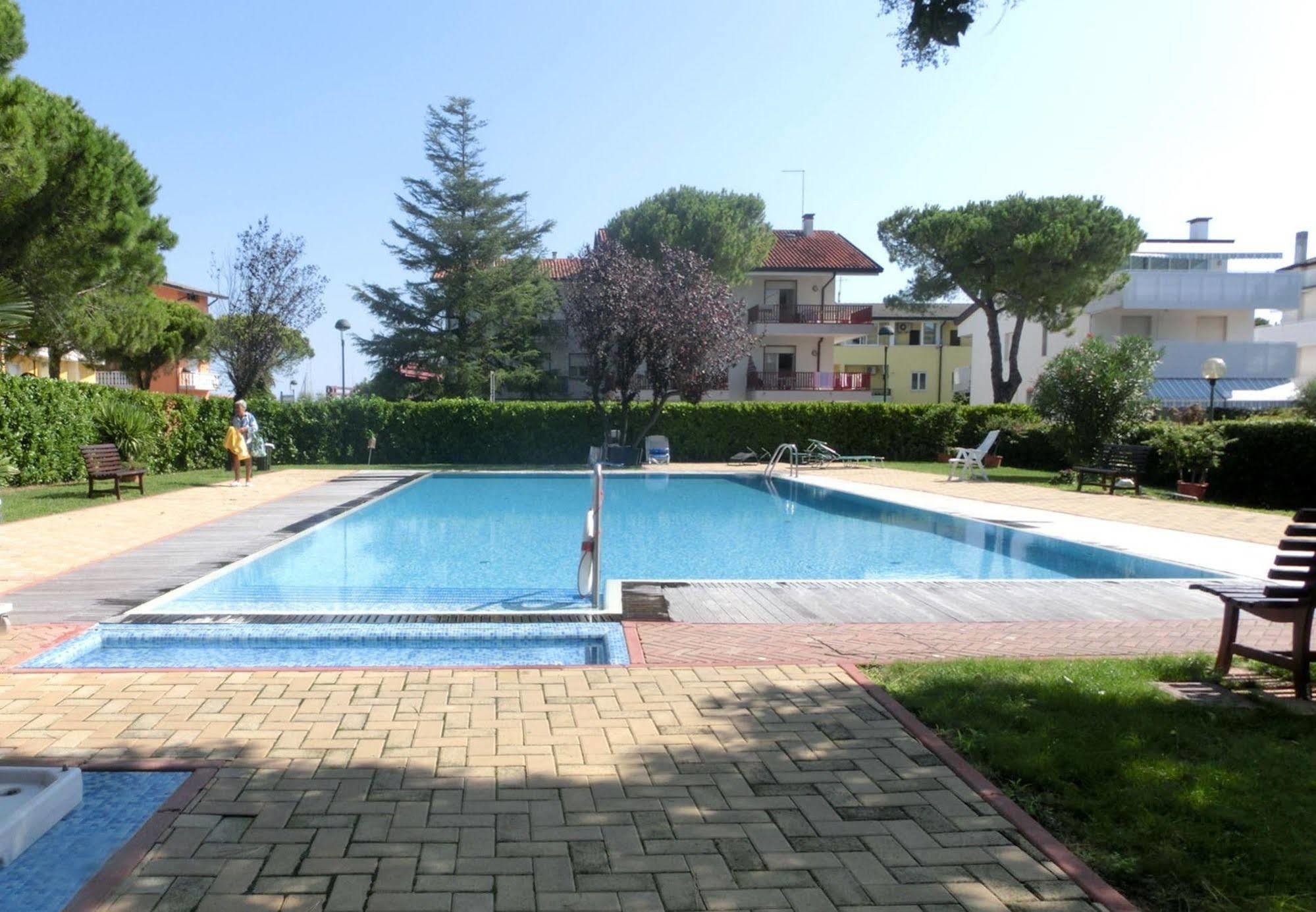 Casa Marina Appartement Lignano Sabbiadoro Buitenkant foto